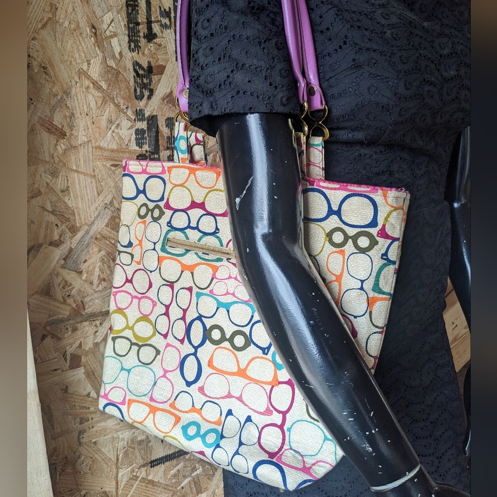 Super cute 'Casual Sax' eyeglasses tote